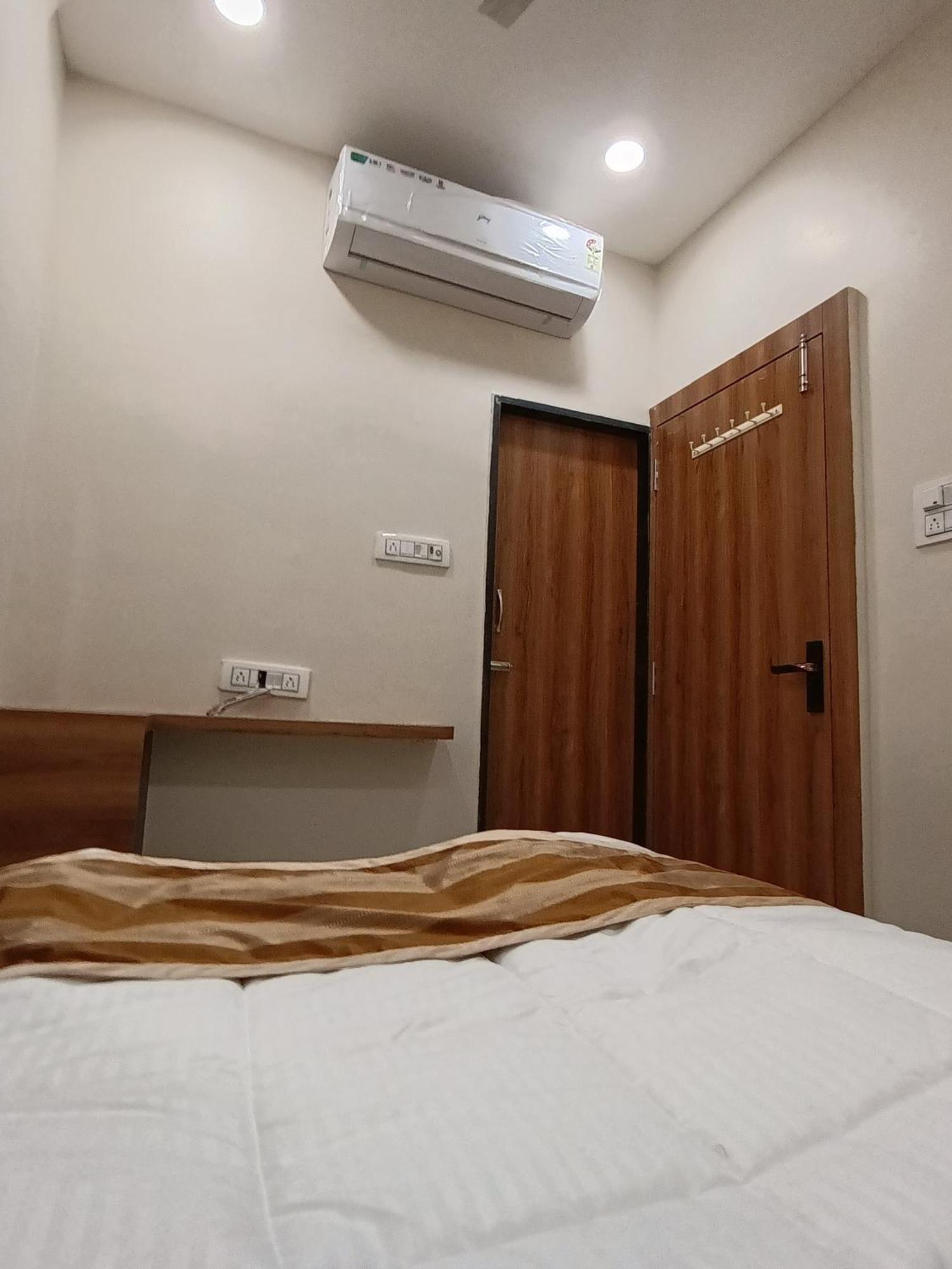 Shree Shyamraj Hotel Ujjain Dış mekan fotoğraf