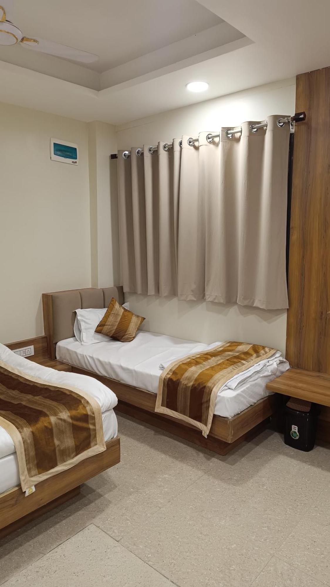 Shree Shyamraj Hotel Ujjain Dış mekan fotoğraf