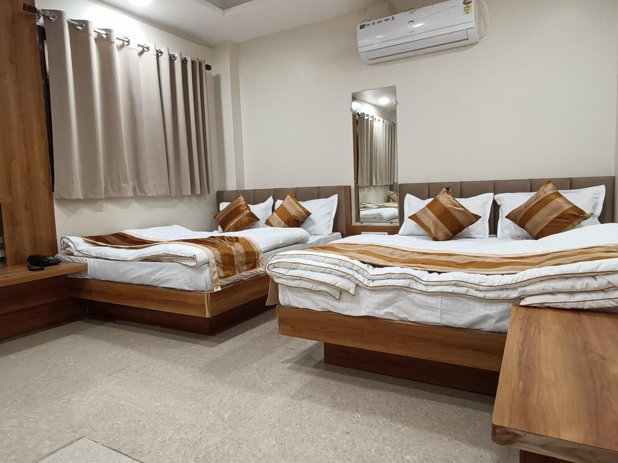 Shree Shyamraj Hotel Ujjain Dış mekan fotoğraf