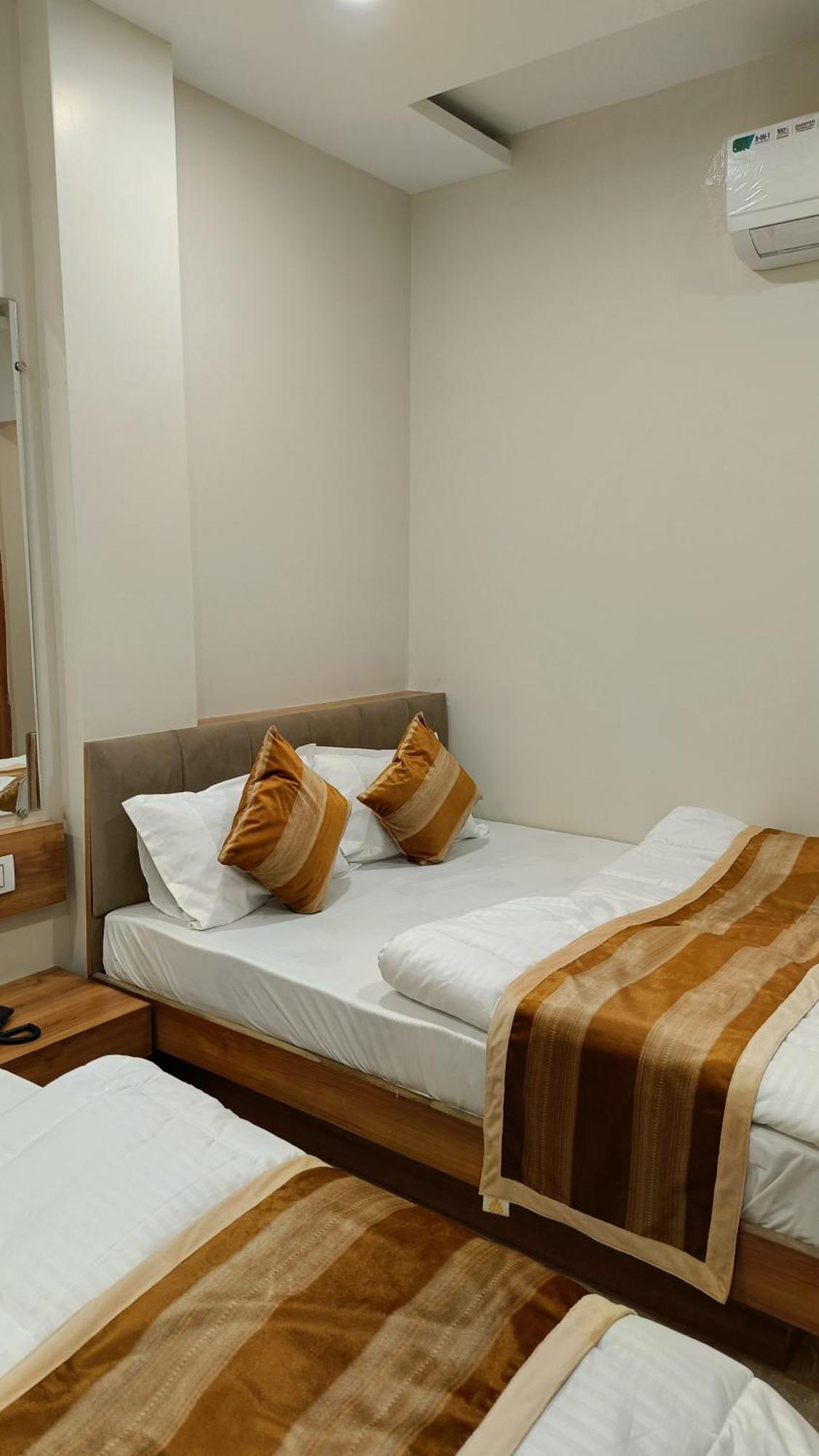 Shree Shyamraj Hotel Ujjain Dış mekan fotoğraf