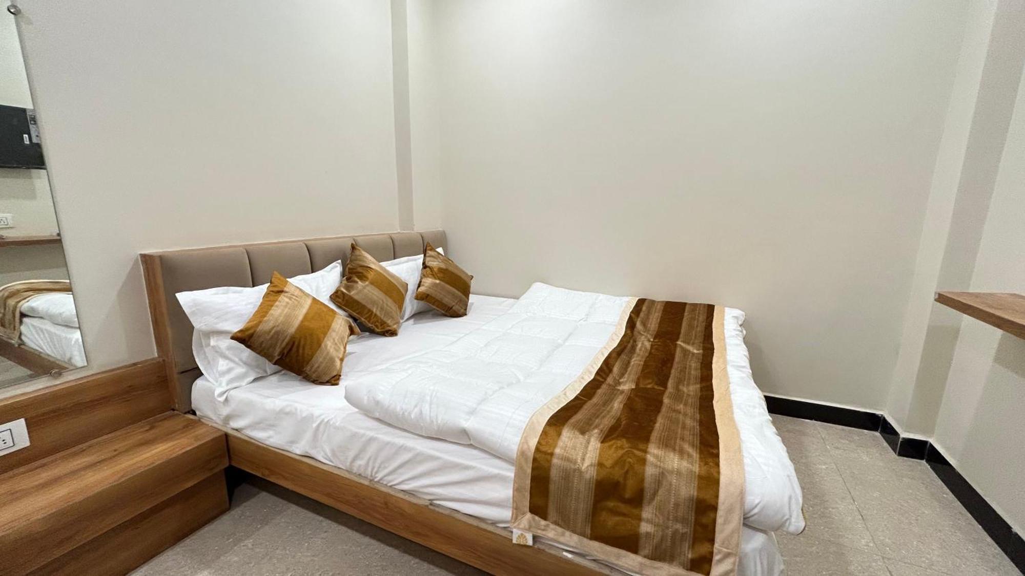 Shree Shyamraj Hotel Ujjain Dış mekan fotoğraf