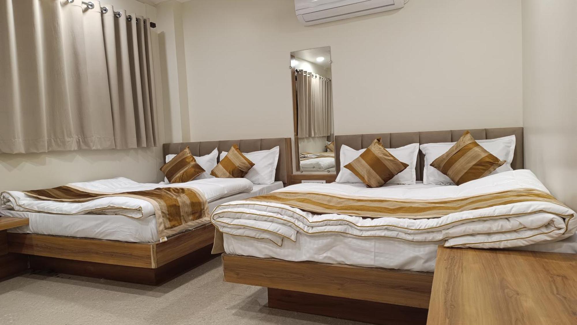Shree Shyamraj Hotel Ujjain Dış mekan fotoğraf