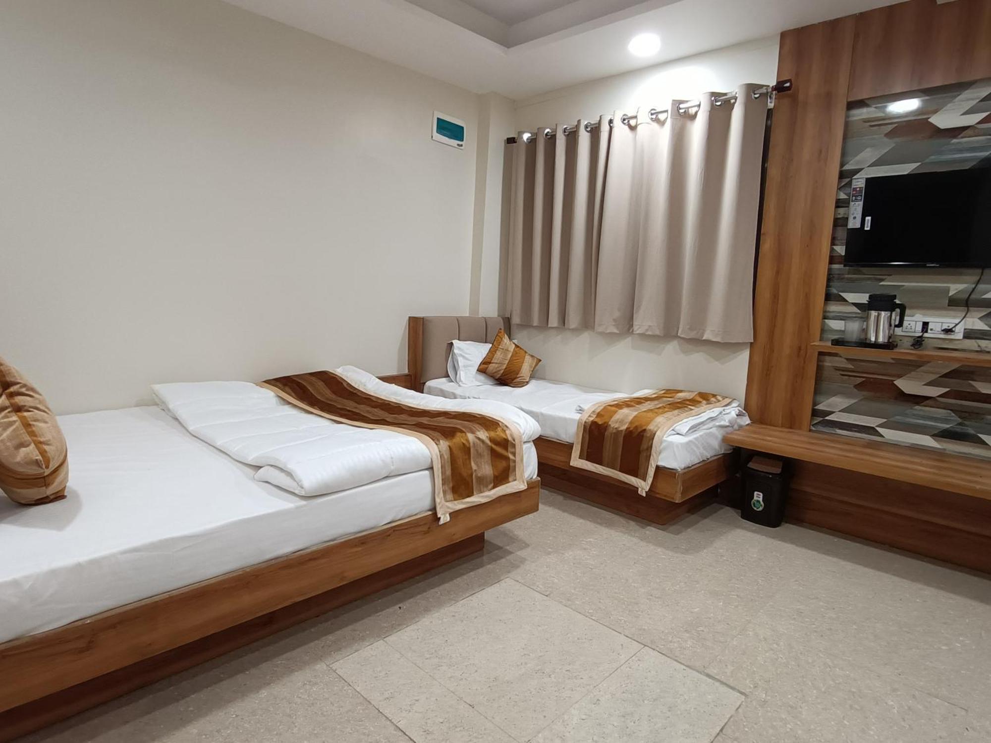 Shree Shyamraj Hotel Ujjain Dış mekan fotoğraf