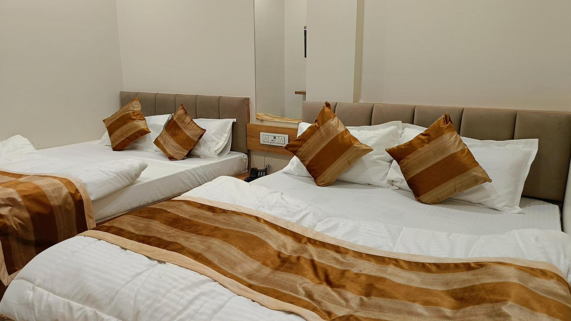 Shree Shyamraj Hotel Ujjain Dış mekan fotoğraf