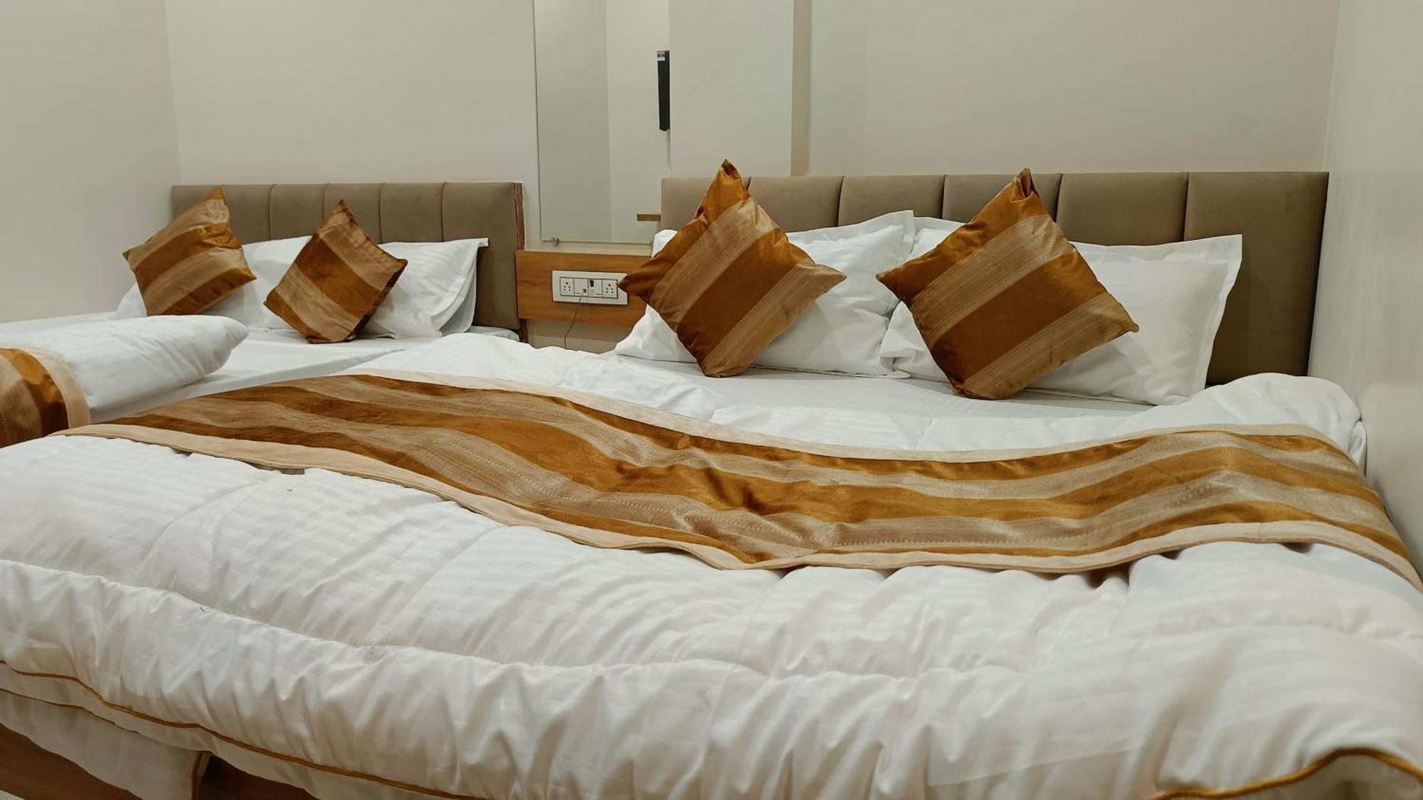 Shree Shyamraj Hotel Ujjain Dış mekan fotoğraf