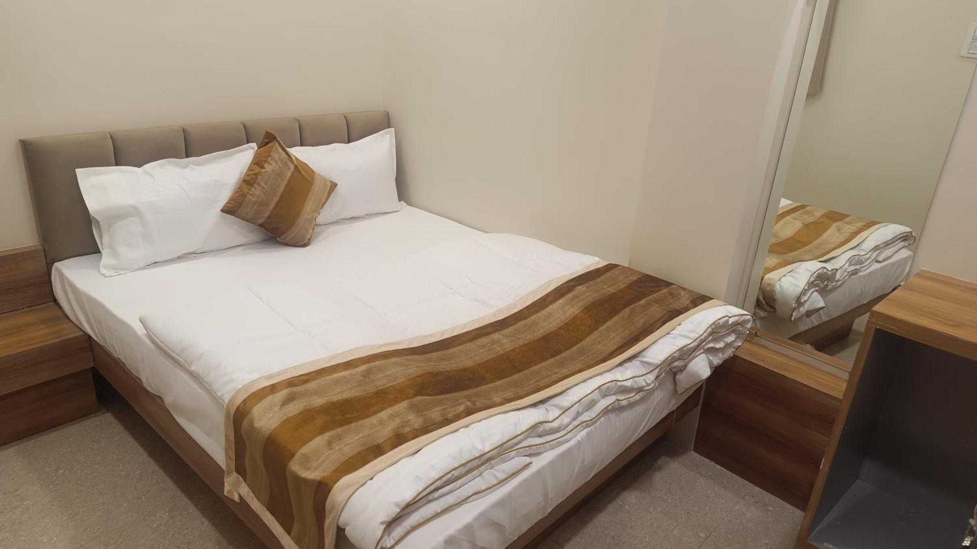 Shree Shyamraj Hotel Ujjain Dış mekan fotoğraf